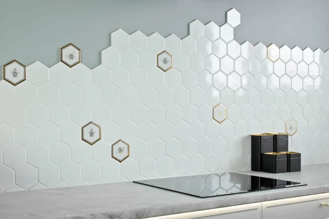 Jaka farba do kafelek? Odkryj trwałe rozwiązania na lata