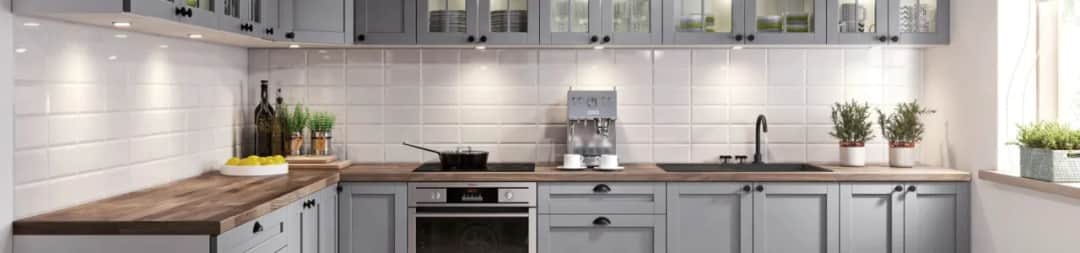 Jaki kolor ścian do szarych mebli w kuchni? Oto najlepsze propozycje